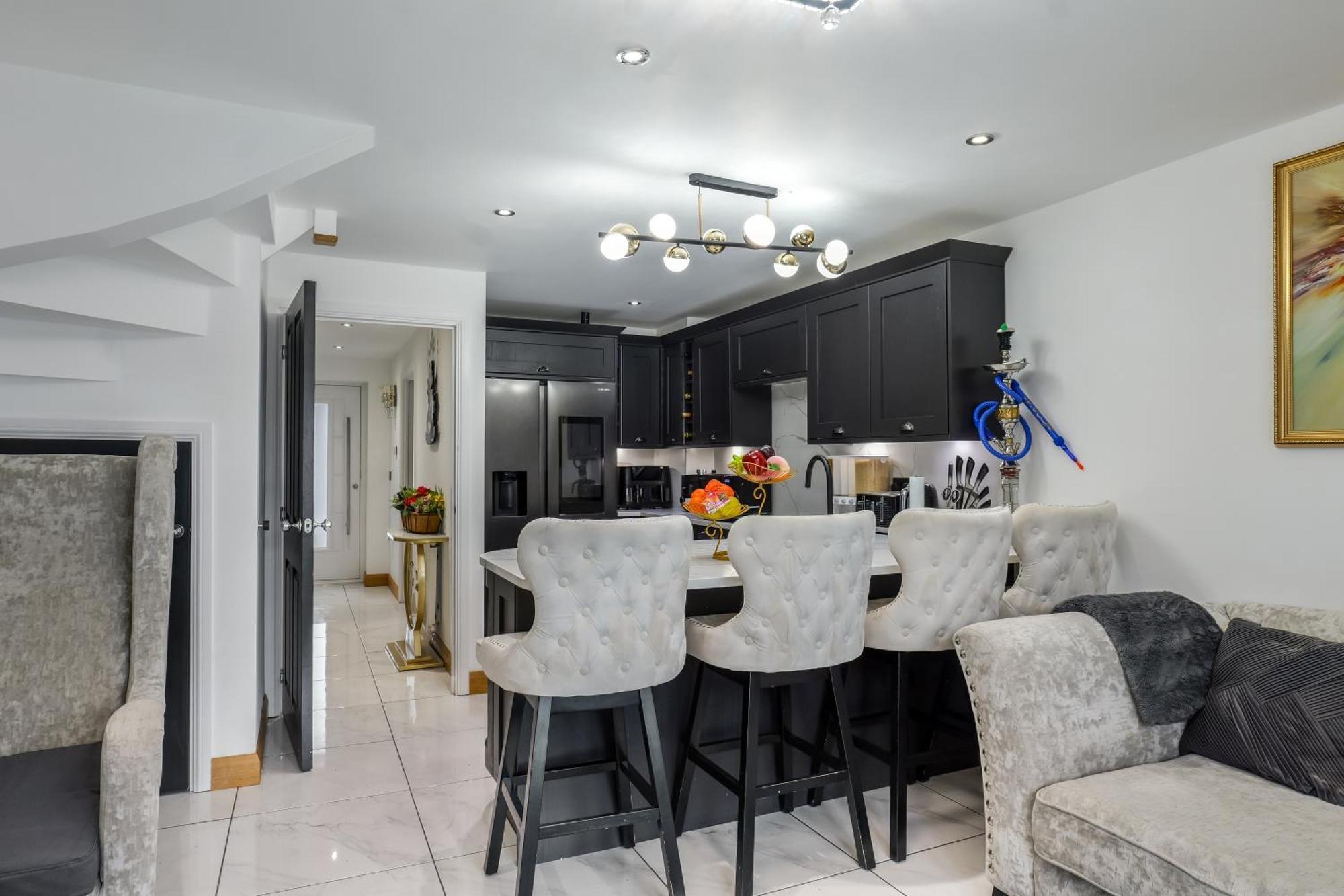 Luxurious 4 Bedroom House ลิเวอร์พูล ภายนอก รูปภาพ